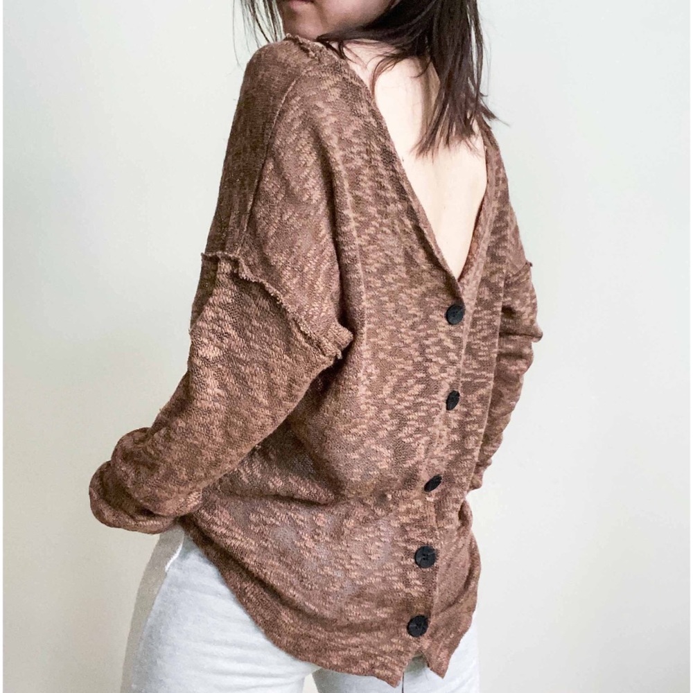 NWT oversized Back-button sweater in walnut